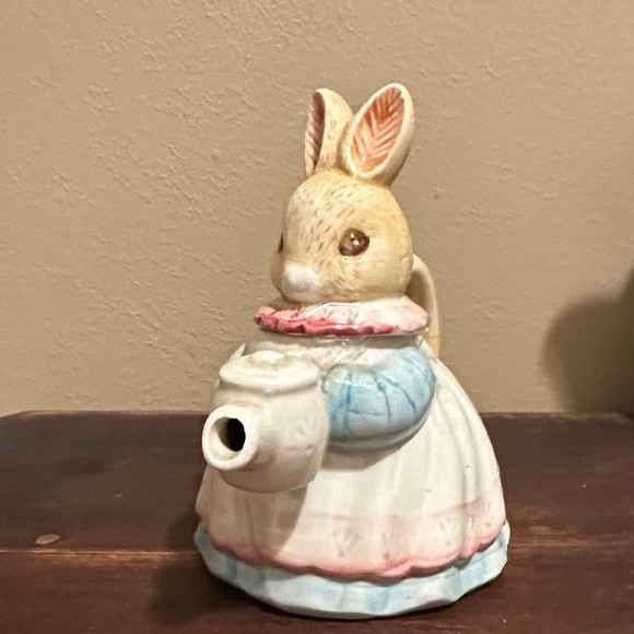 Charming Rabbit Teapot - Picture 3 of 5